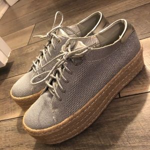 NEW. Slip on platform sneakers